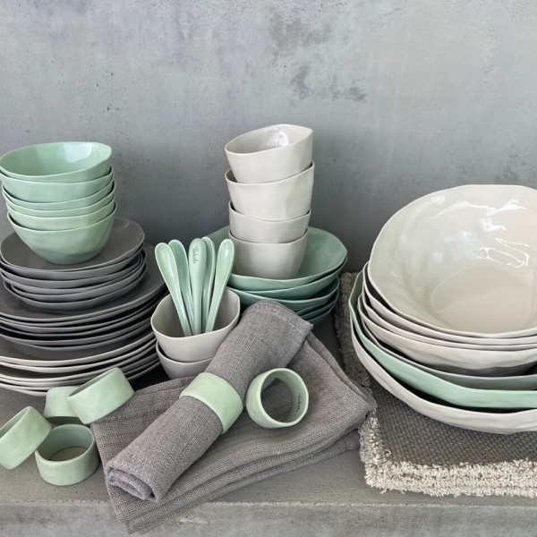 Tableware Set with Table Linen
